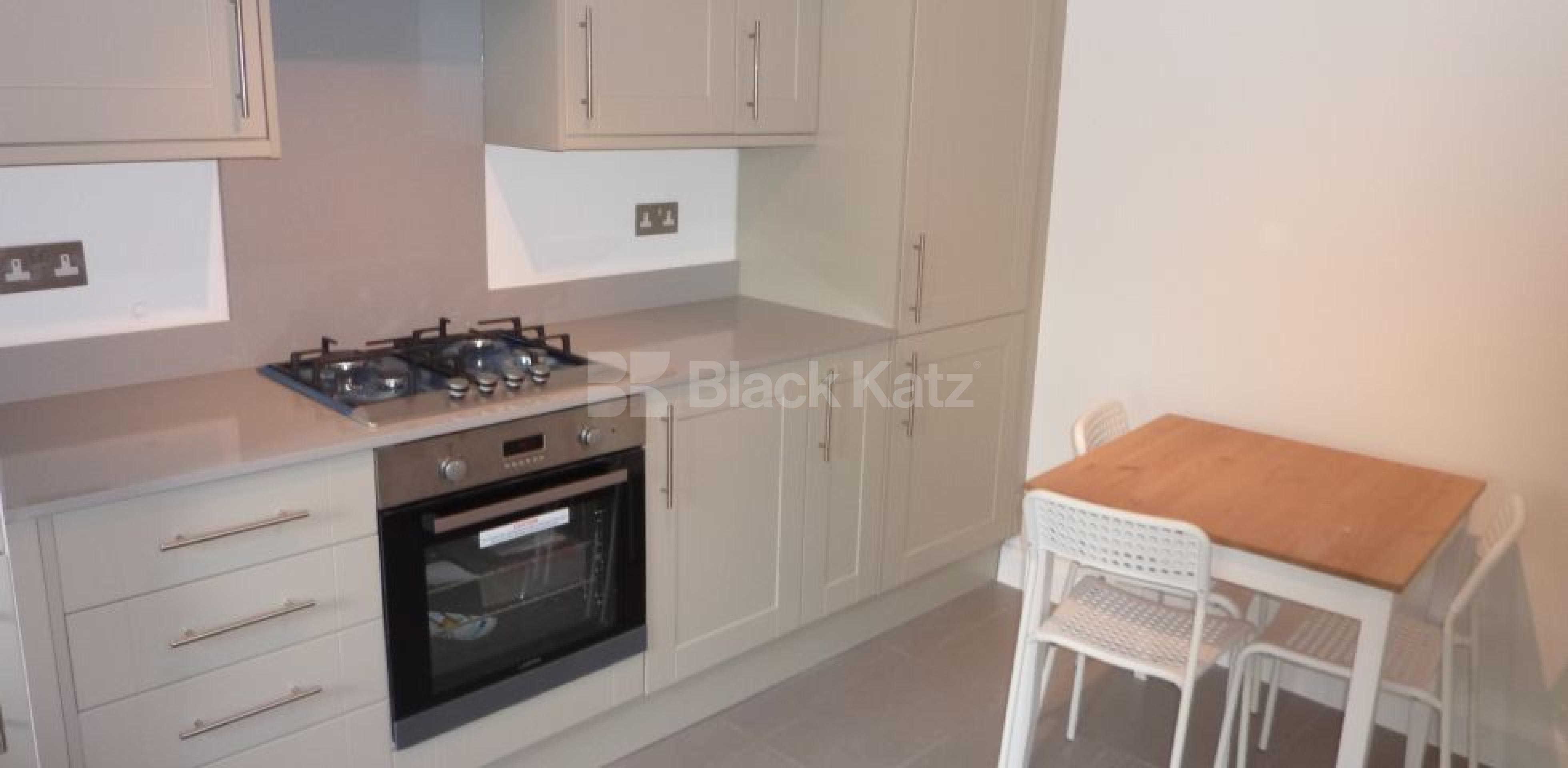 			 NEWLY REFURBISHED 3 BED GOOD FOR 4 SHARERS!, 3 Bedroom, 1 bath, 1 reception Flat			 Harrington Square, CAMDEN/MORNINGTON CRESCENT NW1